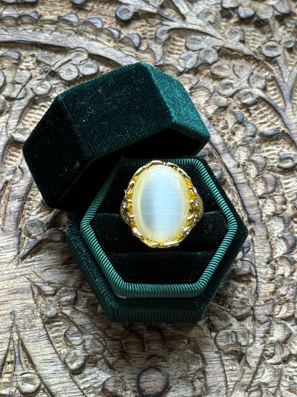 Elegant ring size 9.5
